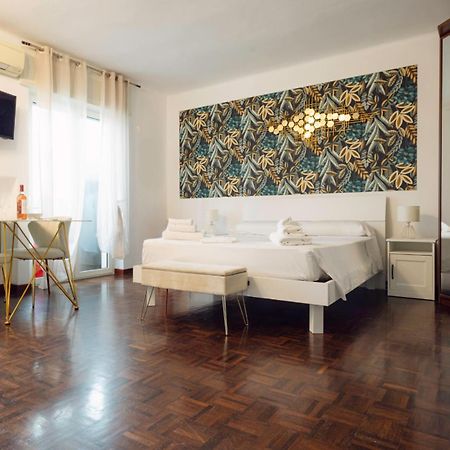 Bari Central Suite - Central Apartment With Sea View - Bari Zewnętrze zdjęcie